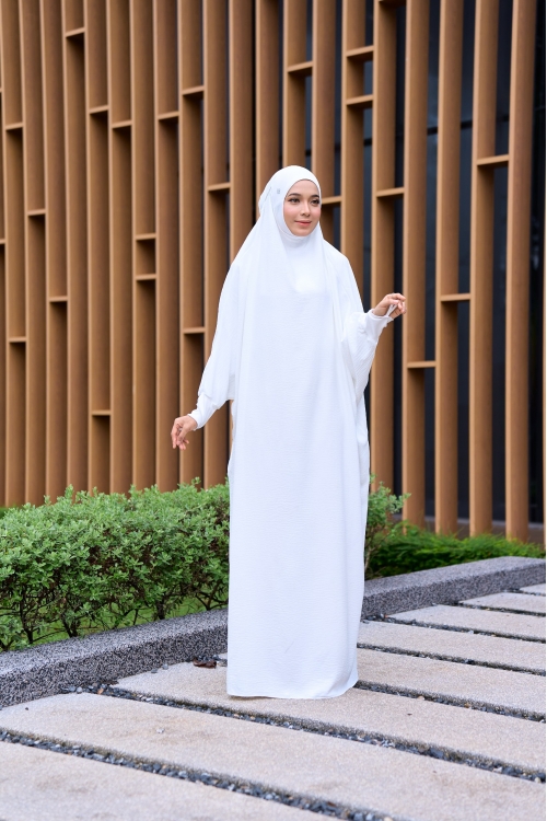 Camilia White Chalk
